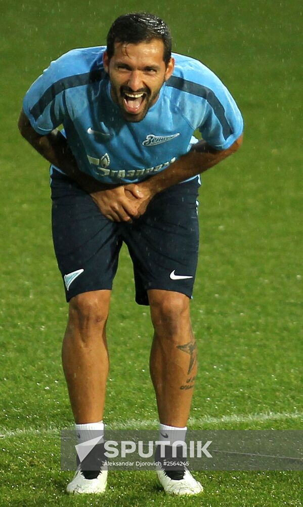 Football. Zenit in training