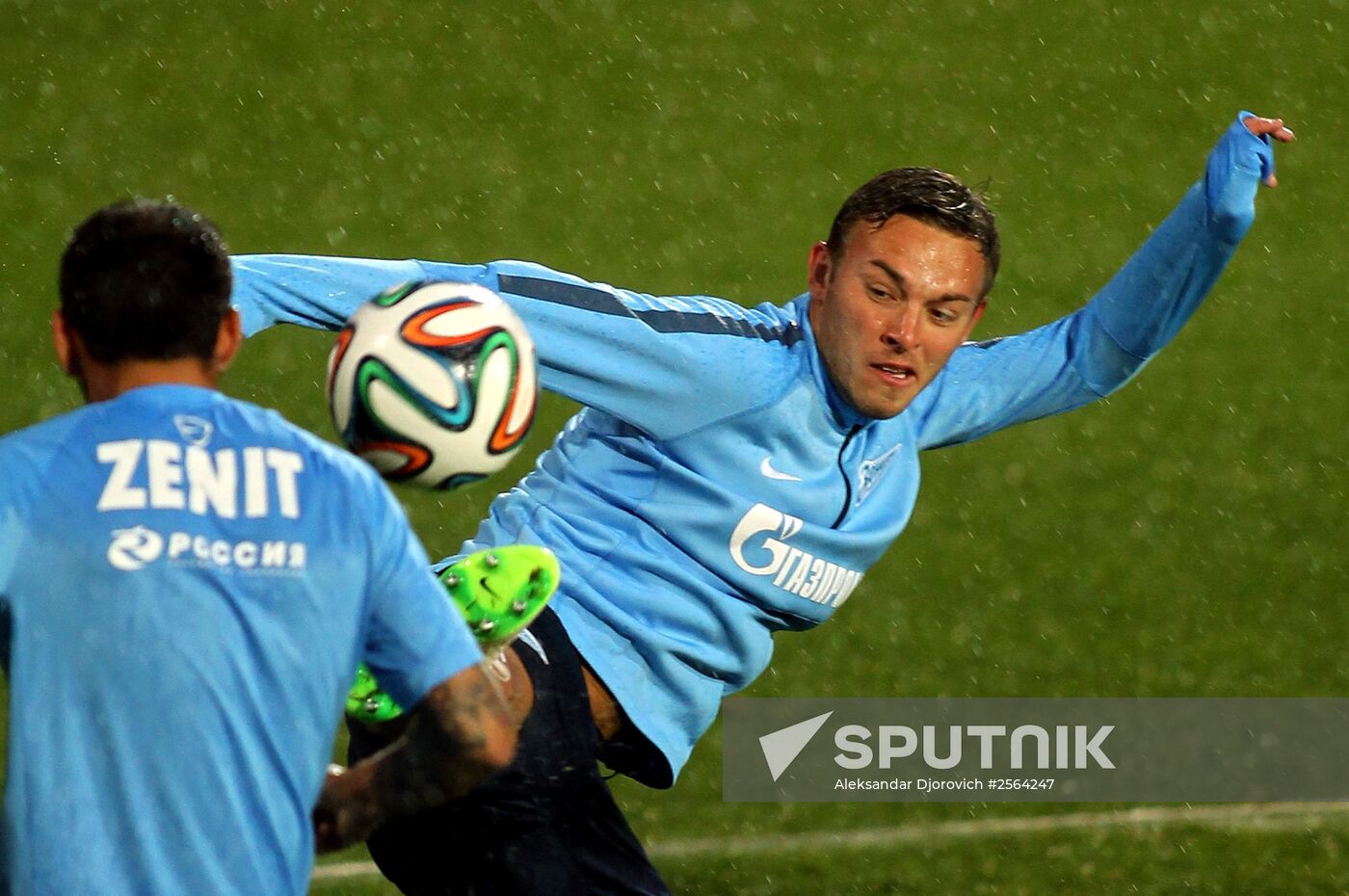 Football. Zenit in training