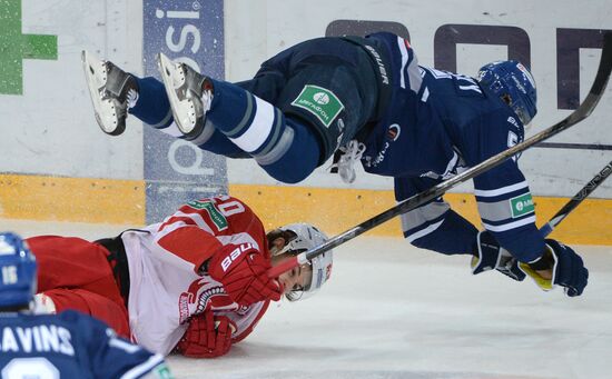 Kontinental Hockey League. Dynamo Moscow vs. Vityaz