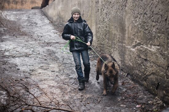 People in bombshelter in Maryinka, Donetsk region