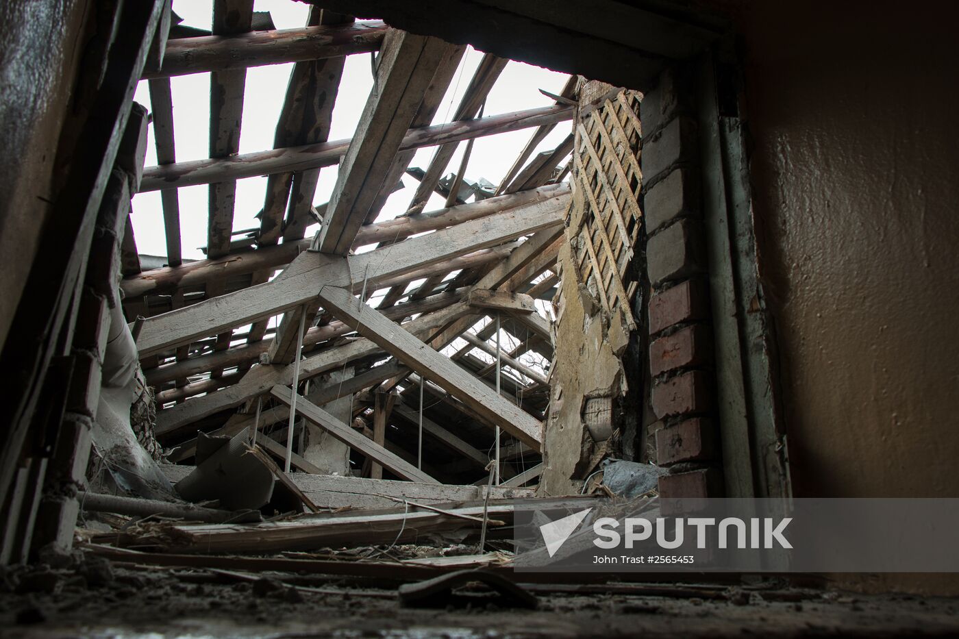 School shelled in Donetsk