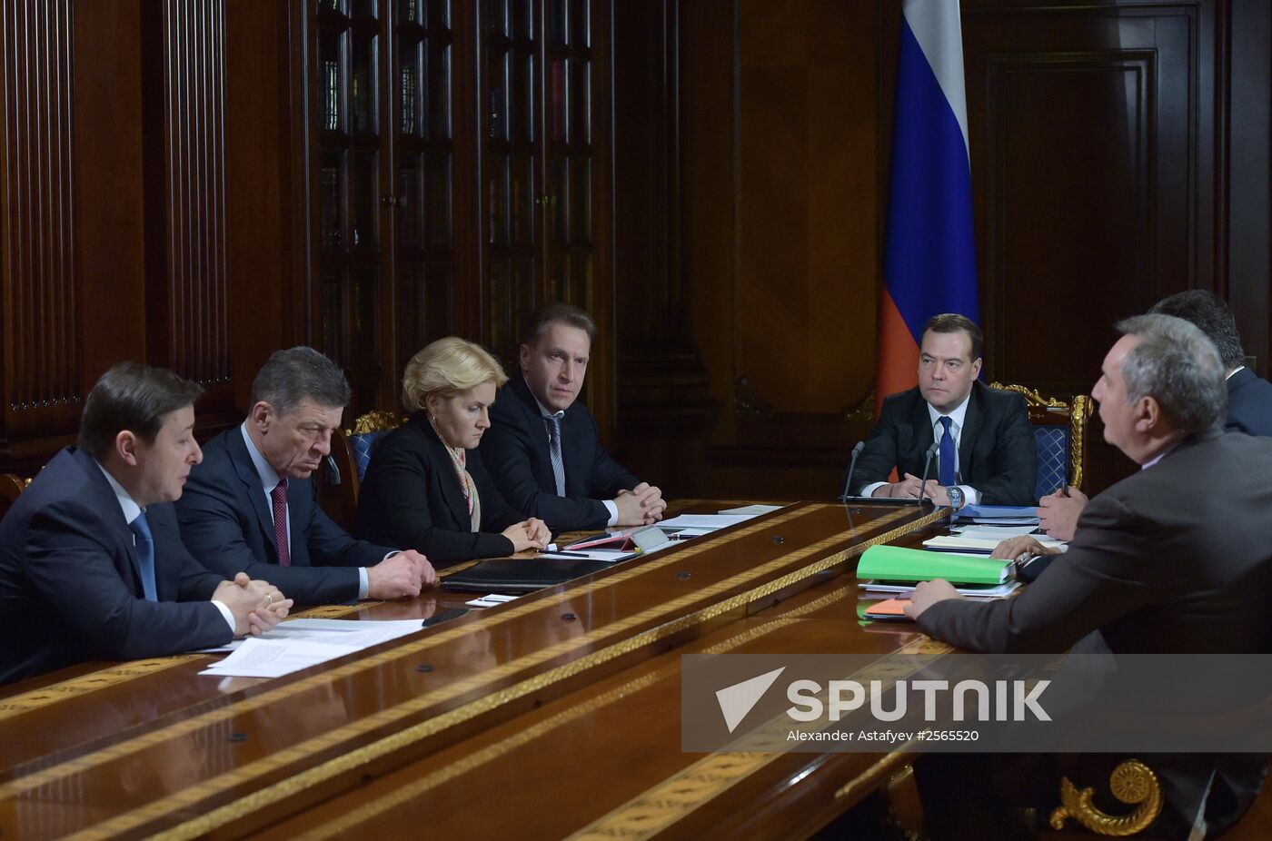 Russian Prime Minister Medvedev holds meeting with Deputy Prime Ministers