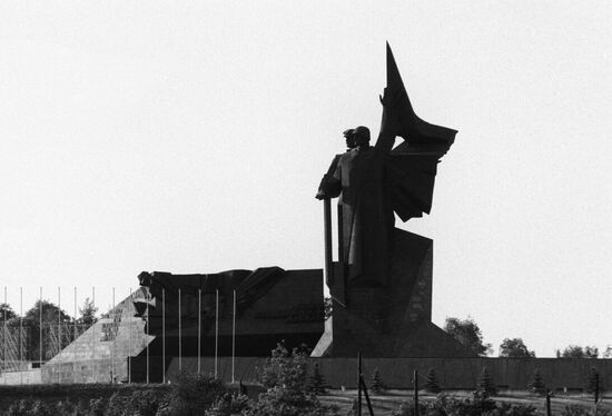 Memorial to Donbass liberators