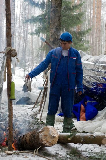 ISS crew takes survival course