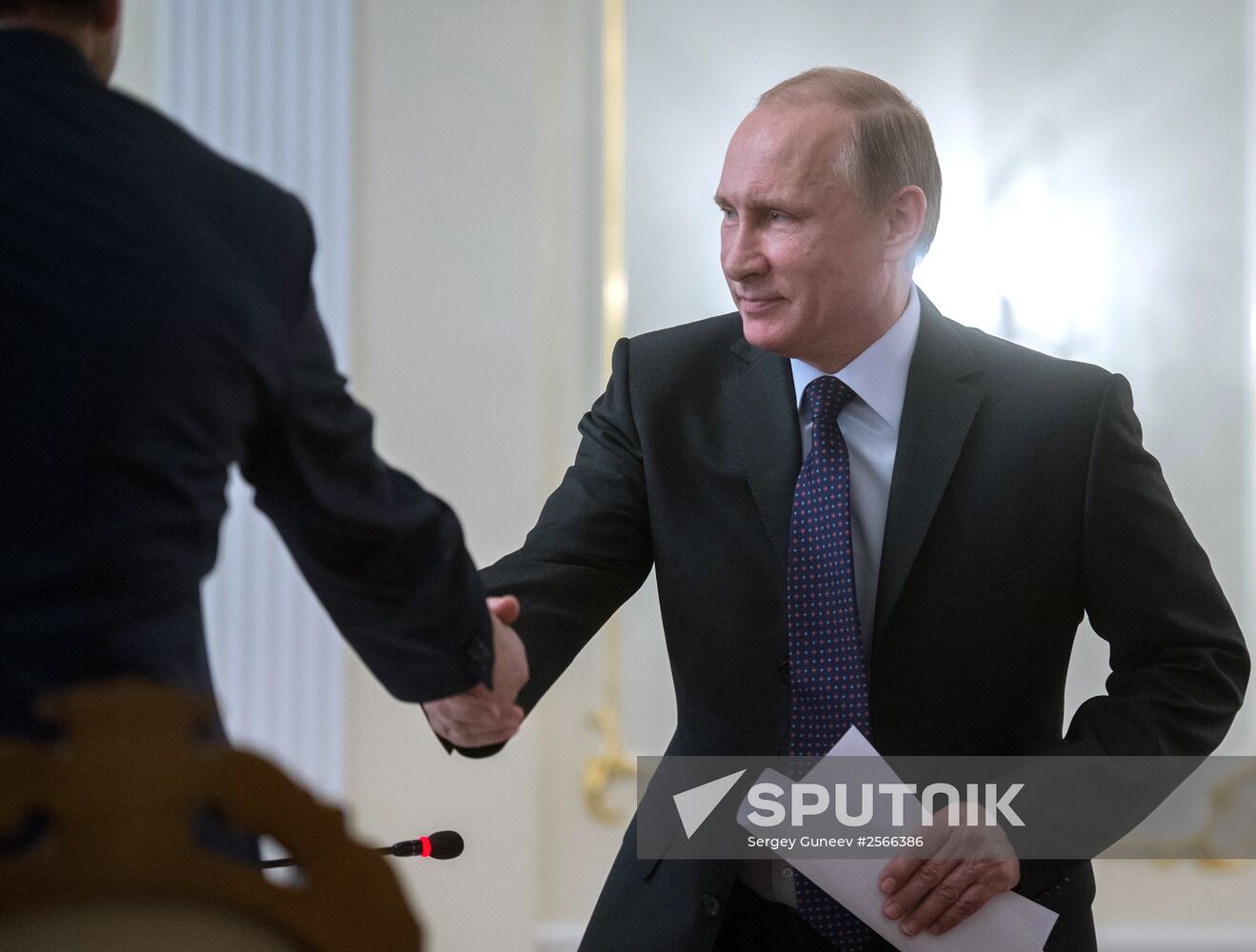 President Vladimir Putin meets with Government members