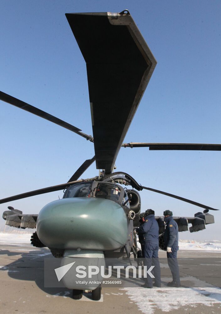 Helicopter flight training in Primorye Territory