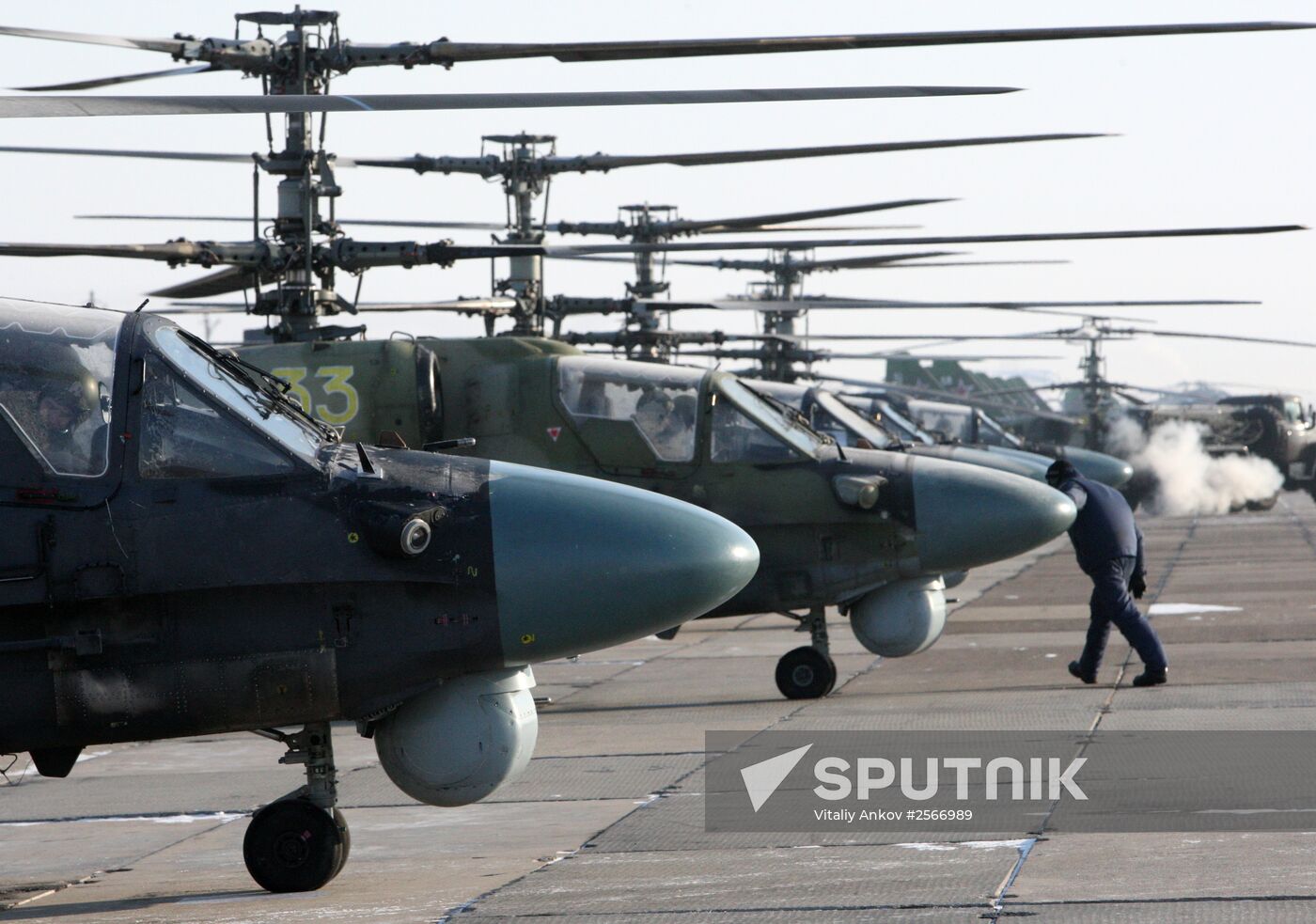 Helicopter flight training in Primorye Territory