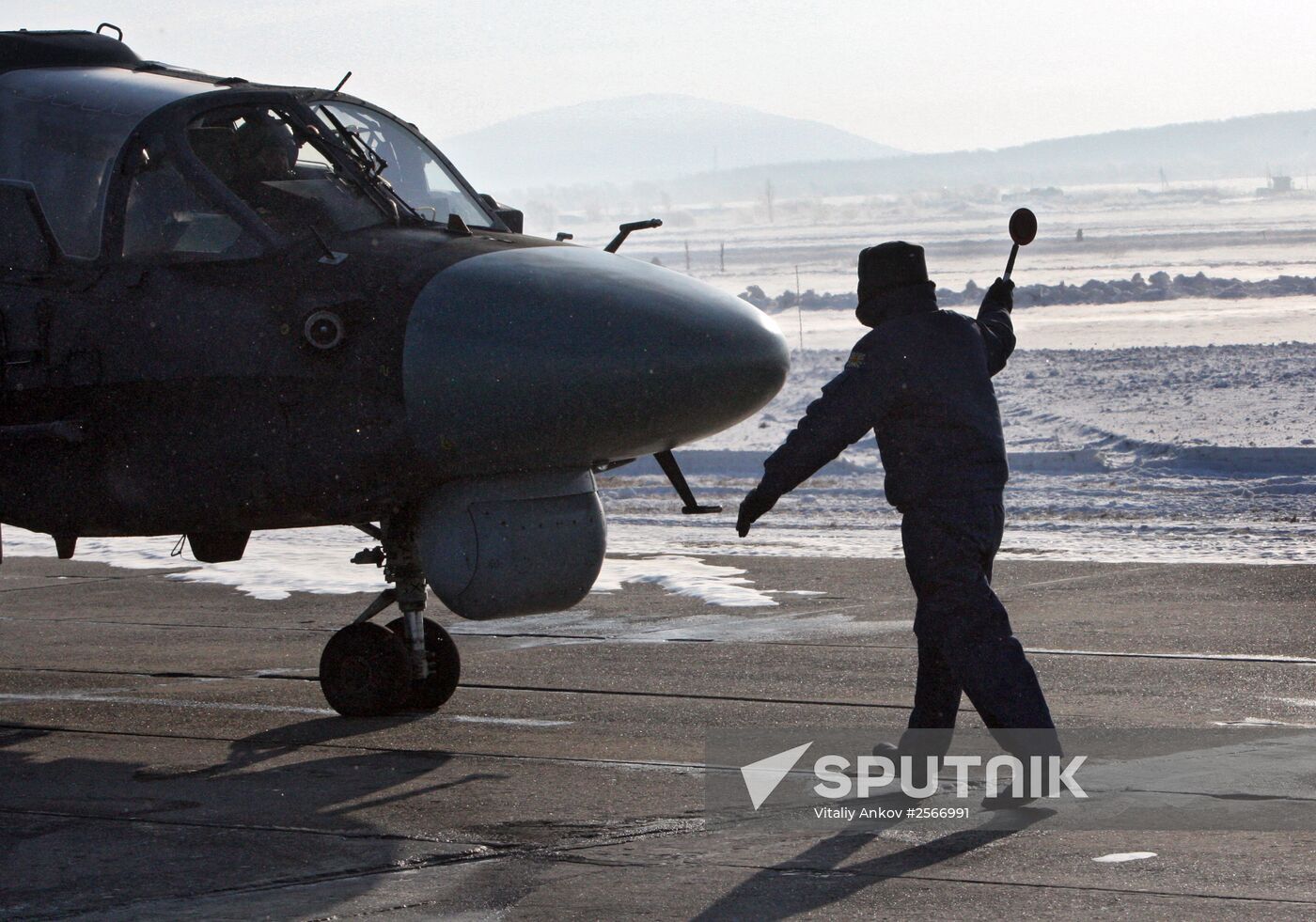 Helicopter flight training in Primorye Territory