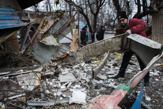 Donetsk shelling aftermath