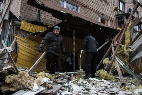 Donetsk shelling aftermath