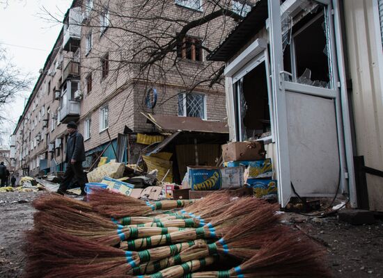 Donetsk shelling aftermath