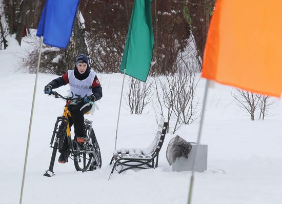 Winter bicycle race in Moscow's Sokolniki park
