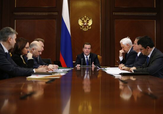 Prime Minister Dmitry Medvedev at meeting on socioeconomic development in 2015