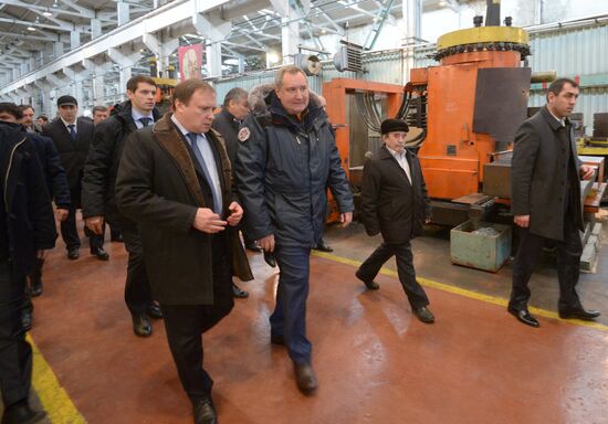 Dmitry Rogozin visits Dagdizel plant