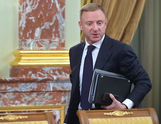 Russian Prime Minister Dmitry Medvedev chairs Government meeting