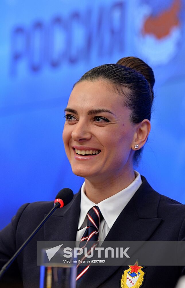 Yelena Isinbayeva returns to professional sports