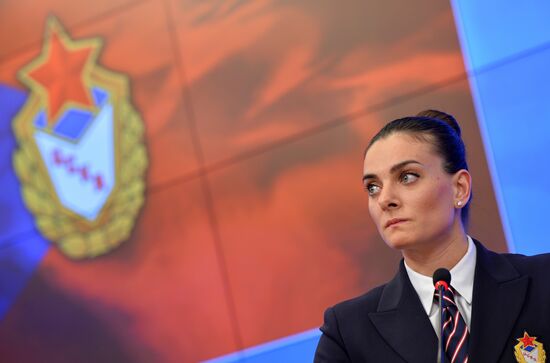 Yelena Isinbayeva returns to professional sports