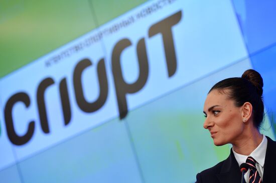 Yelena Isinbayeva returns to professional sports