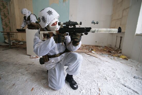 Central Military District peace-keeping unit's snipers hold training