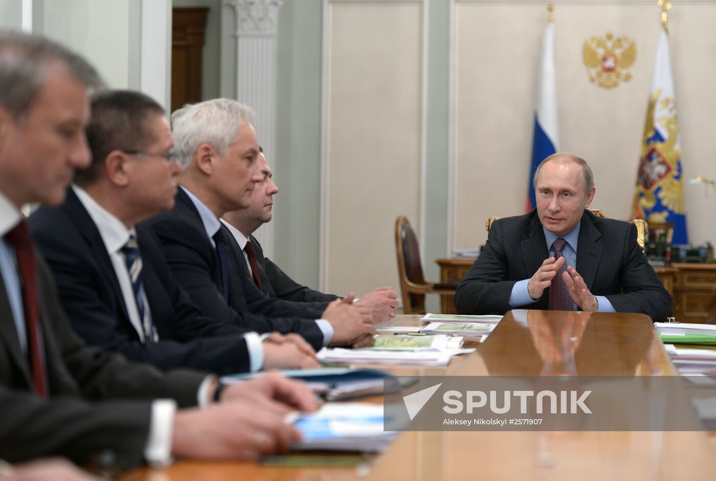 President Putin meets with economic experts