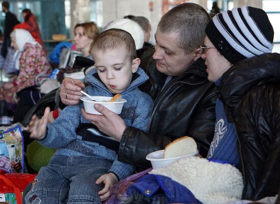 Ukrainian refugees at Rostov-on-Don railway station
