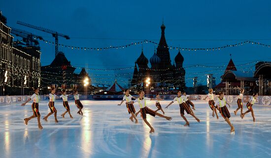 Celebrating birthday of honorary president of Russian Olympic Committee Vitaly Smirnov