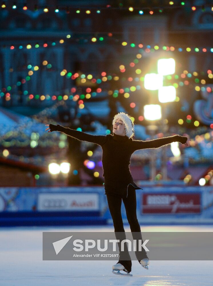 Celebrating birthday of honorary president of Russian Olympic Committee Vitaly Smirnov