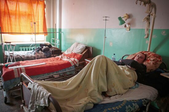 DPR militiamen in Gorlovka hospital