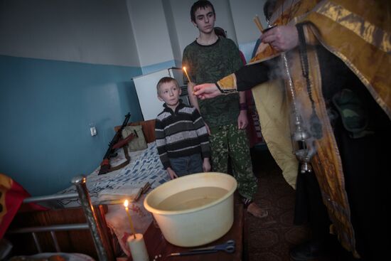 Self-defense soldiers of the Donetsk People's Republic at a Gorlovka hospital