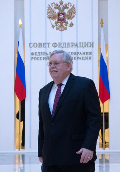 Konstantin Kosachyov meets with US Ambassador John F. Tefft