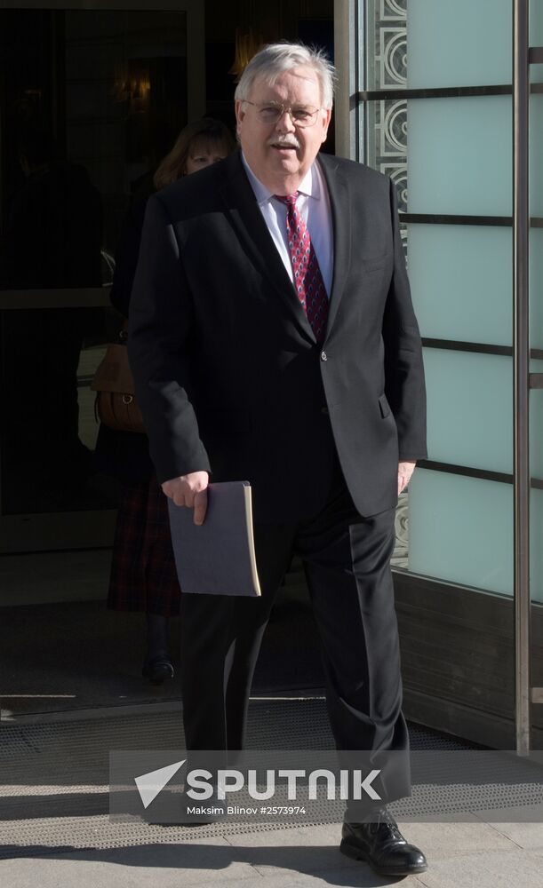 Konstantin Kosachyov meets with US Ambassador John F. Tefft