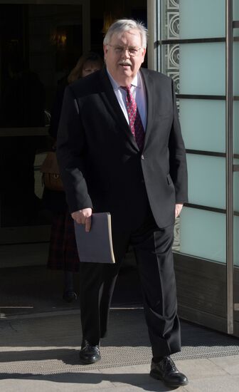 Konstantin Kosachyov meets with US Ambassador John F. Tefft