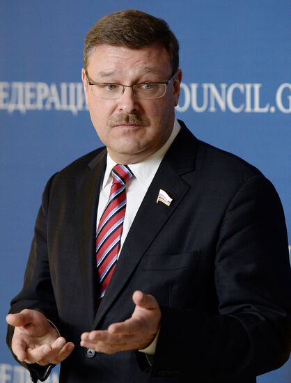 Konstantin Kosachyov meets with US Ambassador John F. Tefft
