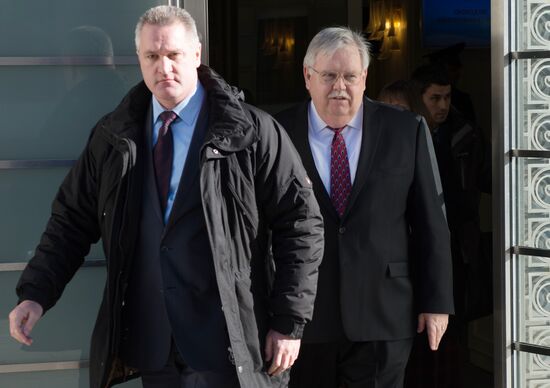 Konstantin Kosachyov meets with US Ambassador John F. Tefft