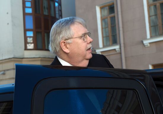 Konstantin Kosachyov meets with US Ambassador John F. Tefft