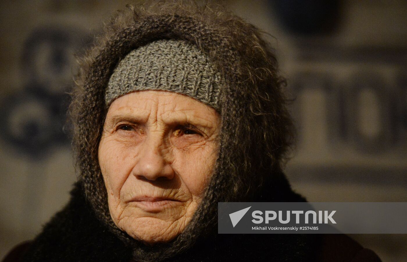 Residents of Petrovsky District in Donetsk in a shelter