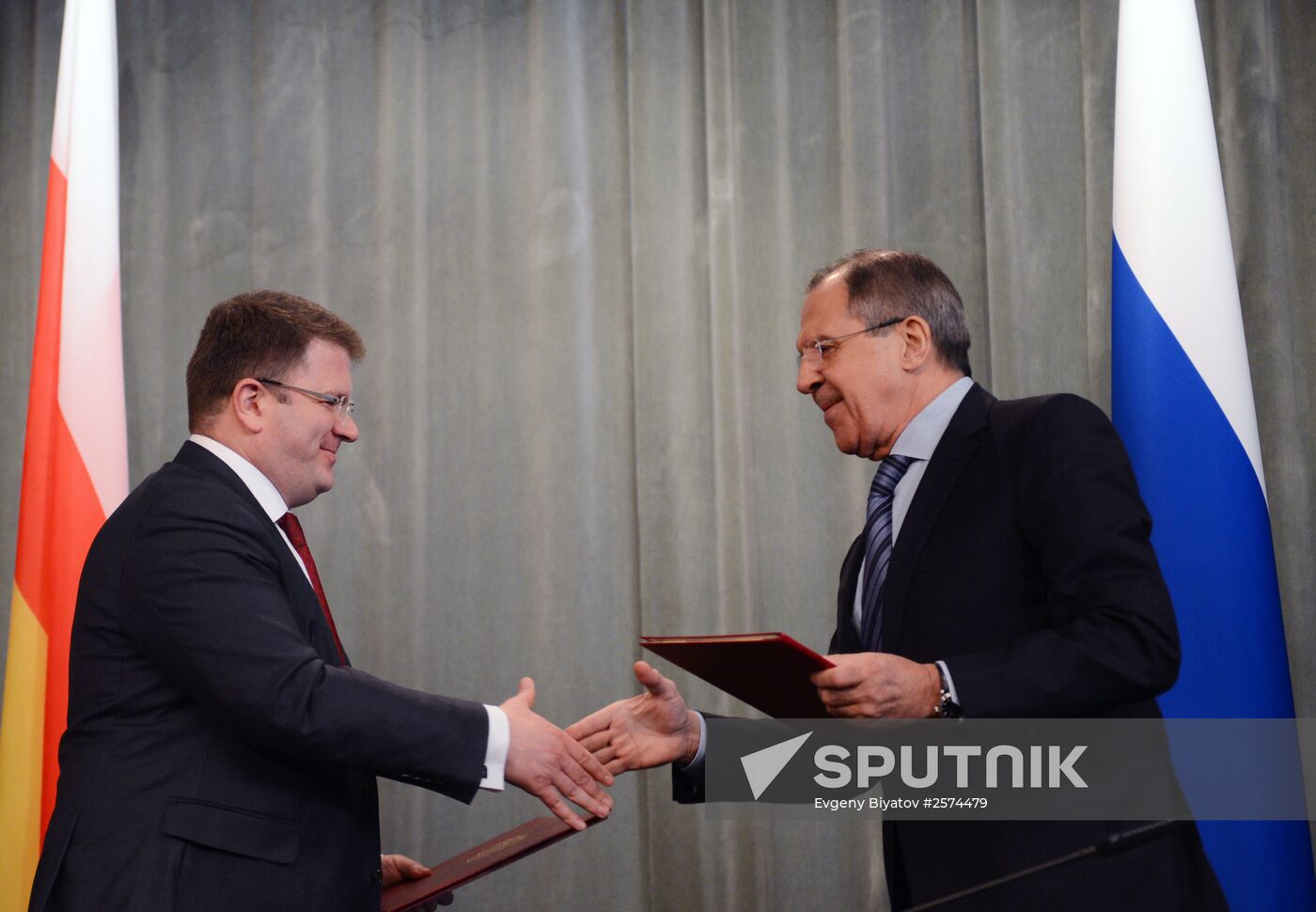 Foreign Minister Sergey Lavrov meets with Foreign Minister of South Ossetia David Sanakoyev