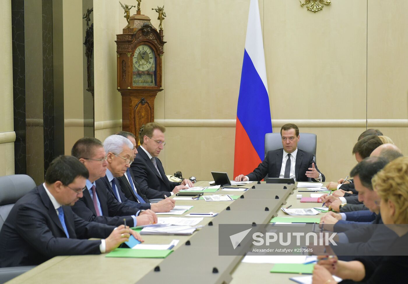 Prime Minister Dmitry Medvedev chairs meeting on federal budget adjustments