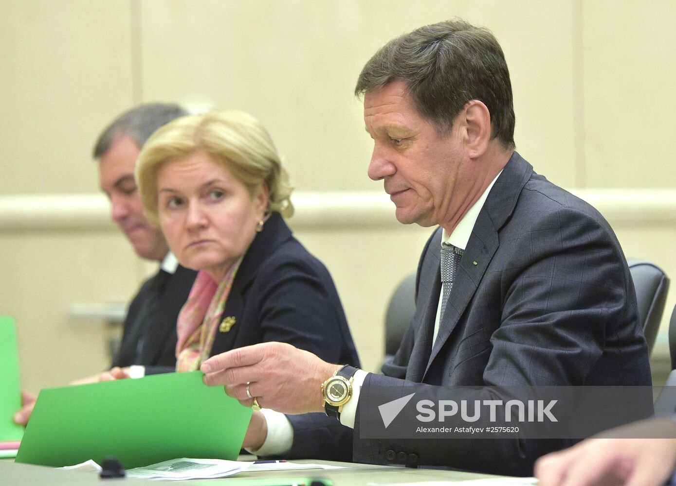 Prime Minister Dmitry Medvedev chairs meeting on federal budget adjustments