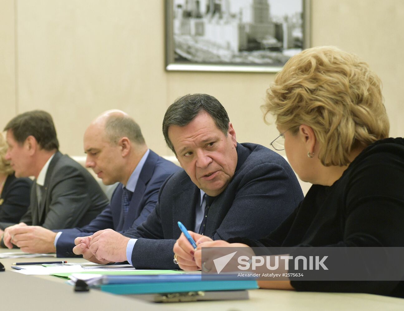 Prime Minister Dmitry Medvedev chairs meeting on federal budget adjustments