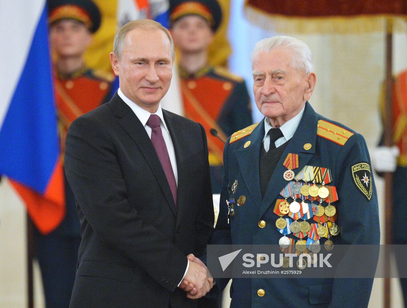 President Putin awards medals in the Kremlin to WWII veterans
