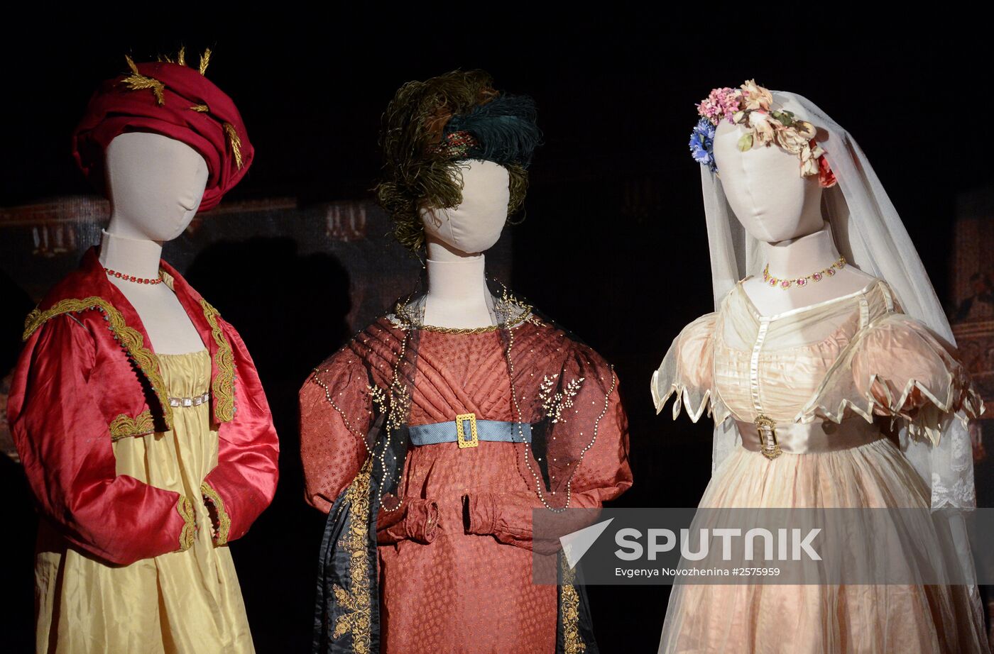 Fashion of the Pushkin Era exhibition