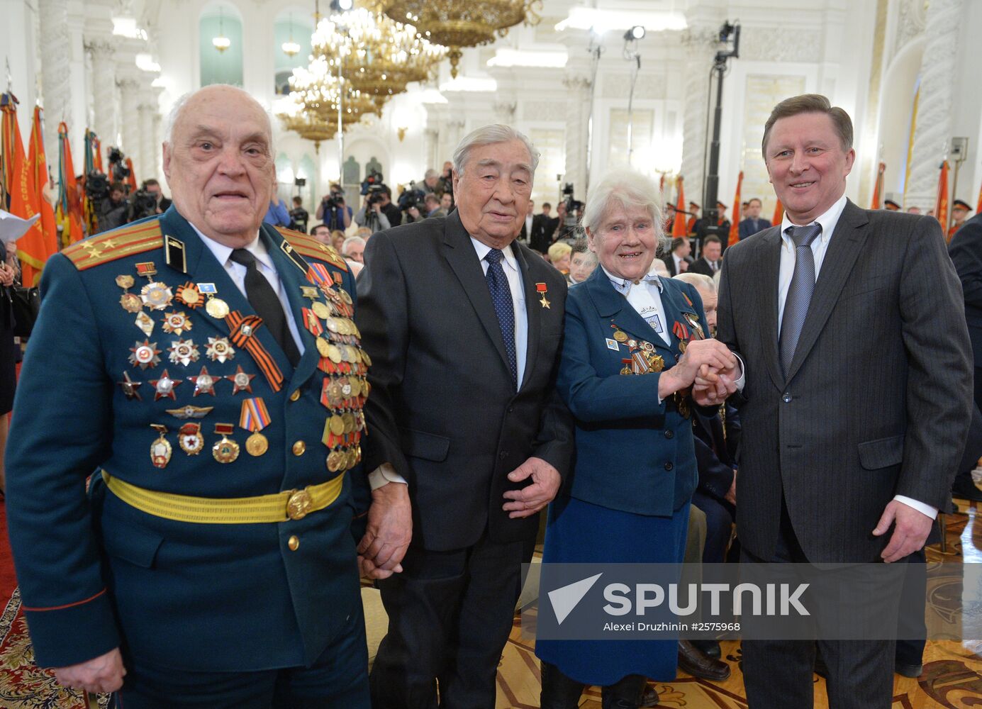 President Putin awards medals in the Kremlin to WWII veterans