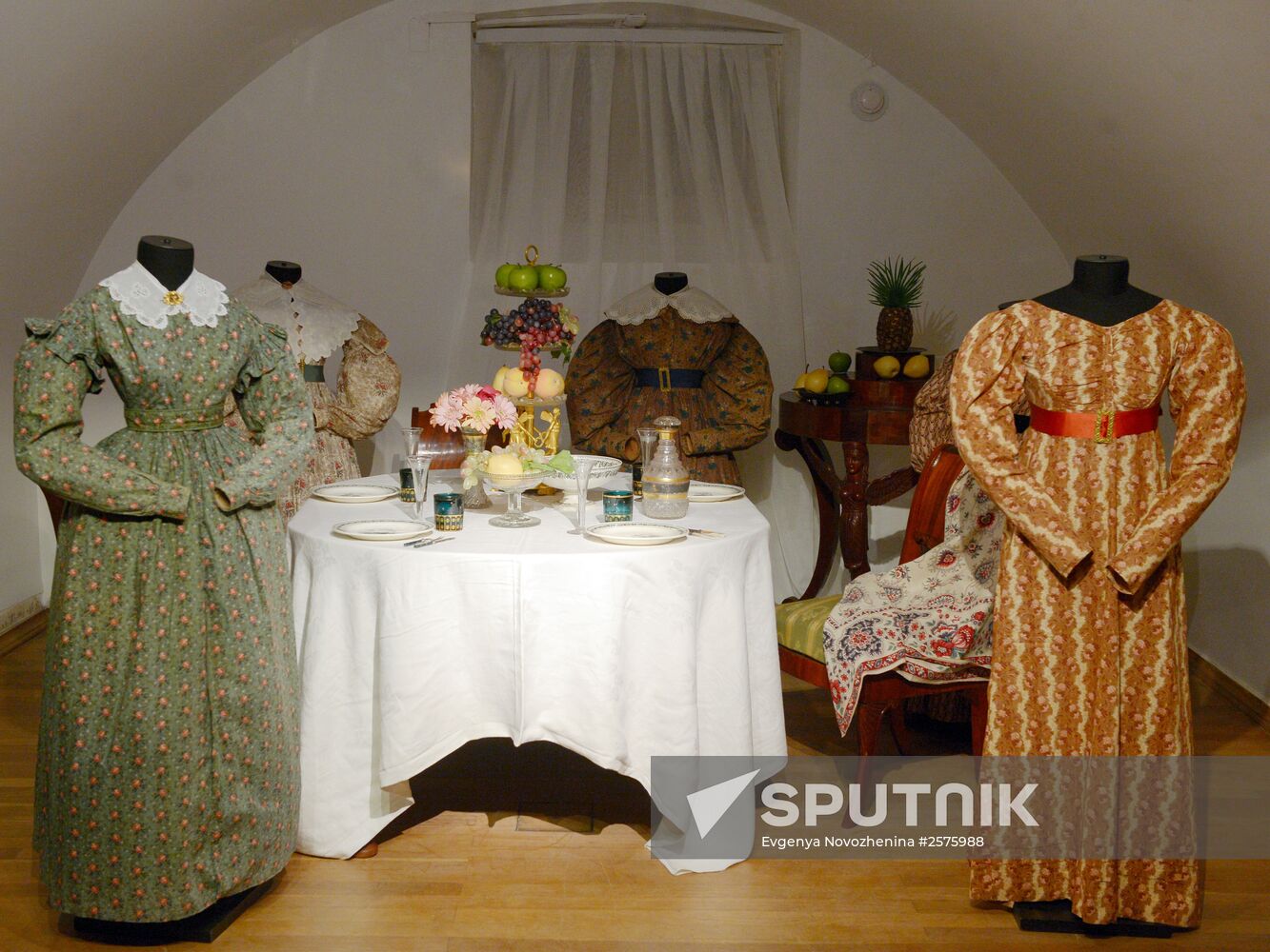 Fashion of the Pushkin Era exhibition