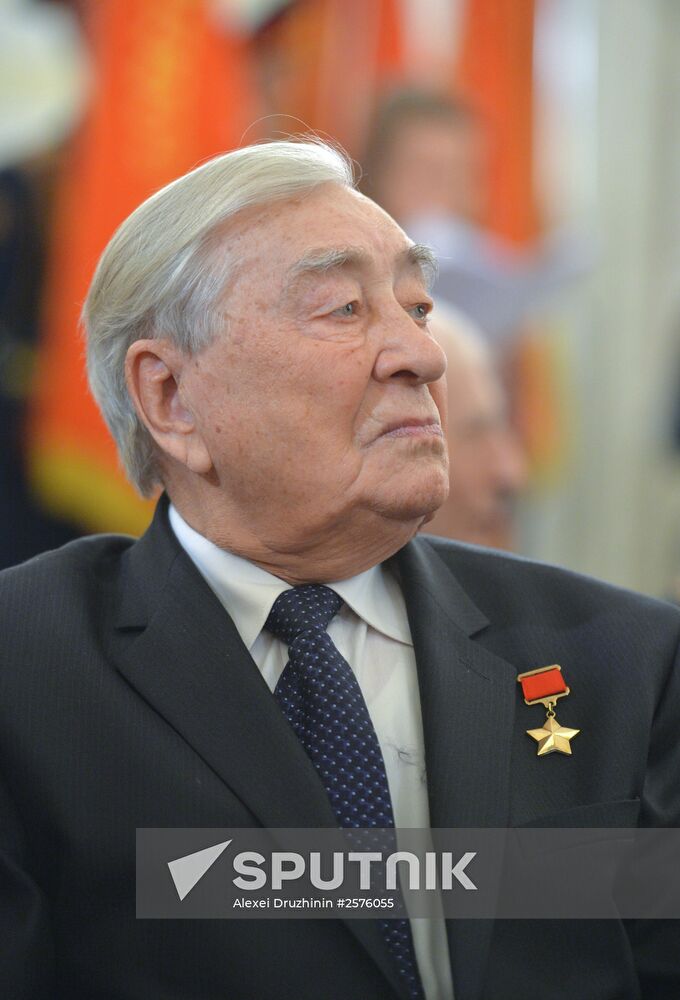 President Putin awards medals to veterans of Great Patriotic War in Kremlin