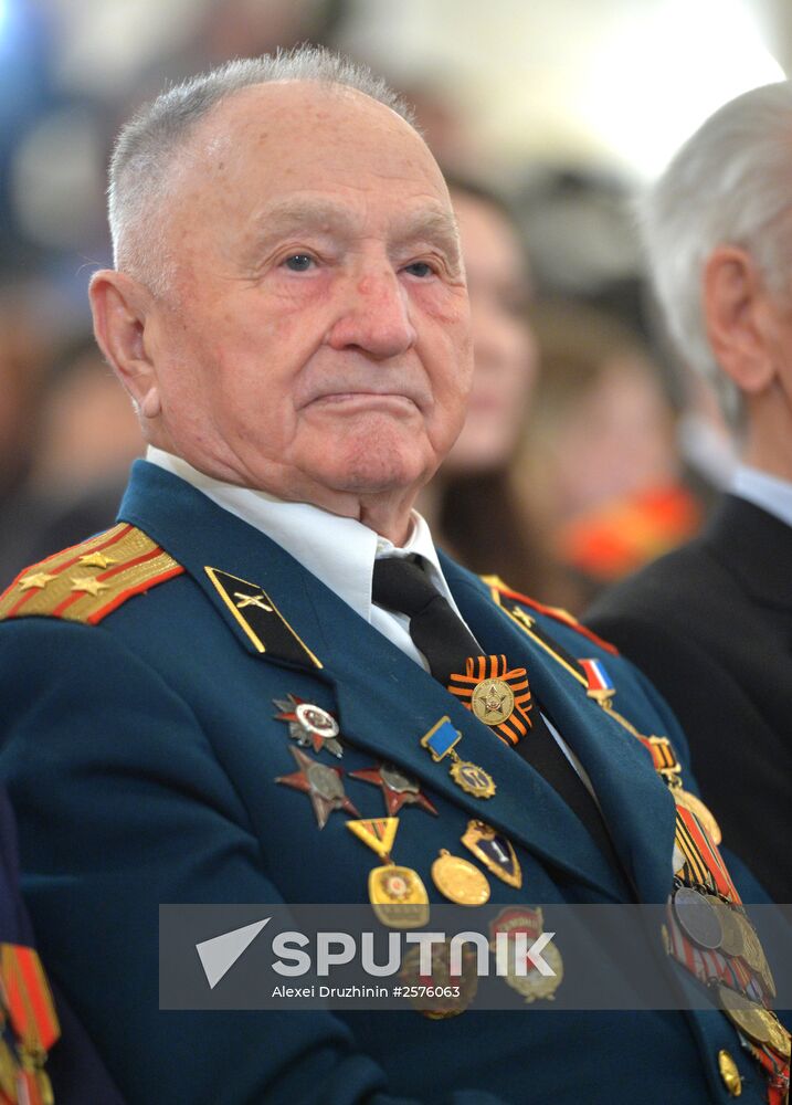 President Putin awards medals to veterans of Great Patriotic War in Kremlin