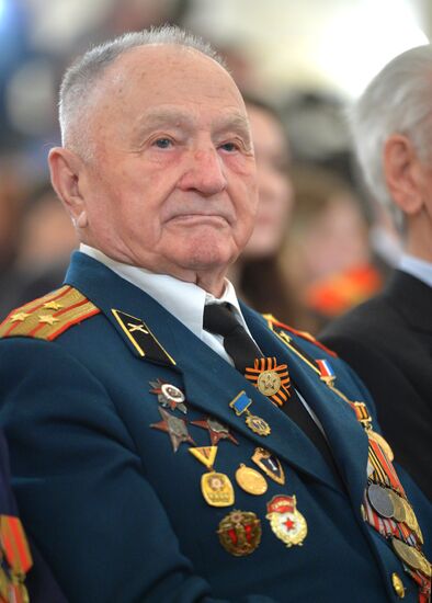 President Putin awards medals to veterans of Great Patriotic War in Kremlin