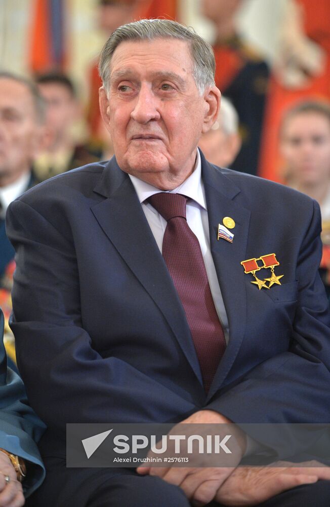 President Putin awards medals to veterans of Great Patriotic War in Kremlin