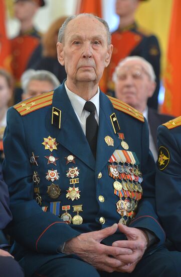 President Putin awards medals to veterans of Great Patriotic War in Kremlin