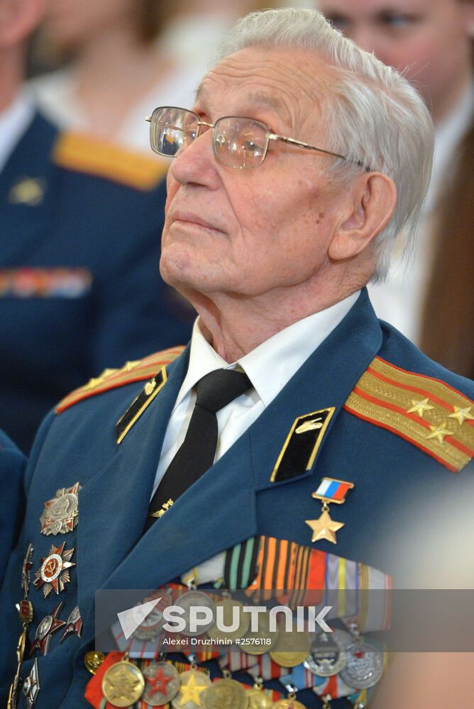 President Putin awards medals to veterans of Great Patriotic War in Kremlin